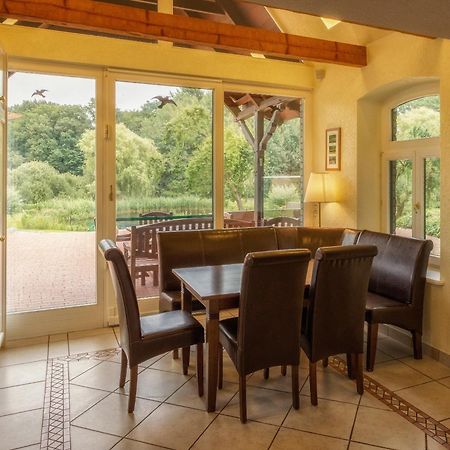 J1 Idyllisches Ferienhaus Mit Seeblick Julchendorf Eksteriør billede
